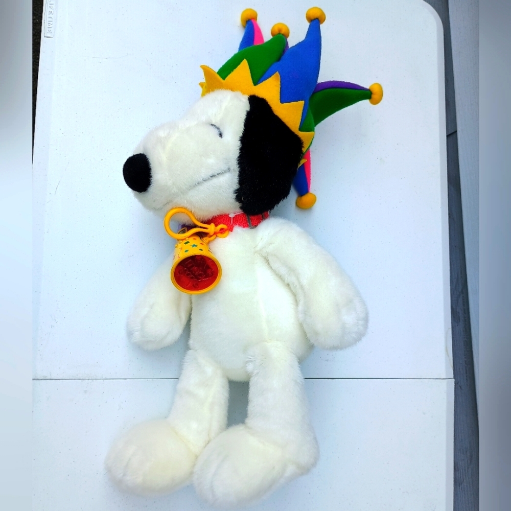 Vintage Macy's Toys Vintage 2000 Colorful Jester Hat Snoopy Plush